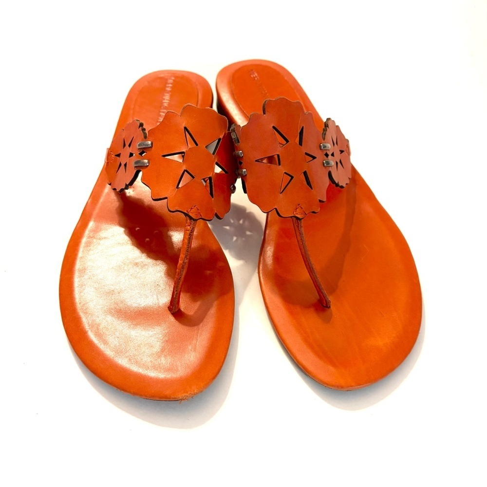 VERA WANG Lavender
Sandals Orange Leather
Thong Laser Cut